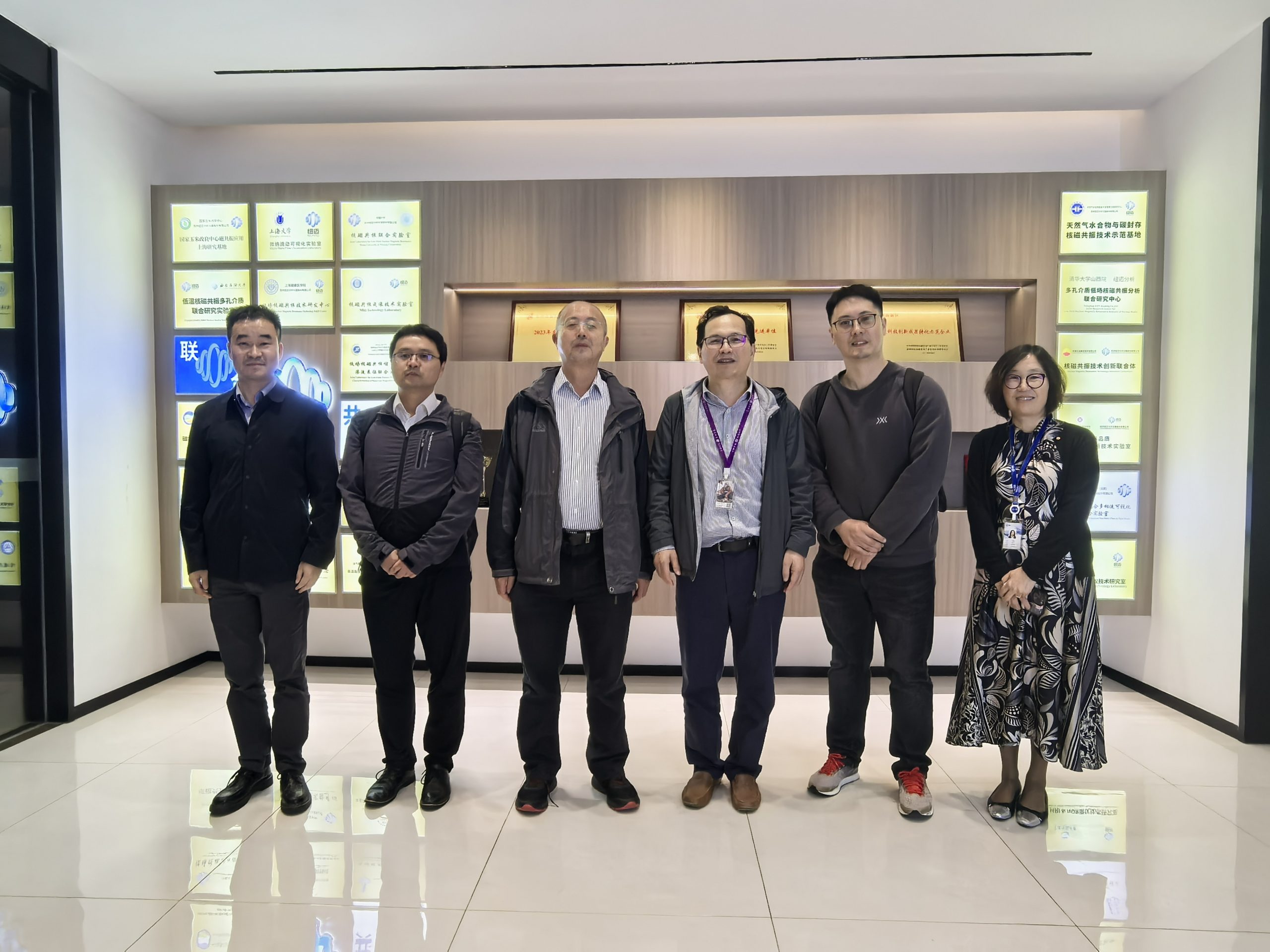 中国石油长城钻探卢毓周高级专家一行到访新半岛官网(中国)股份有限公司考察指导！
